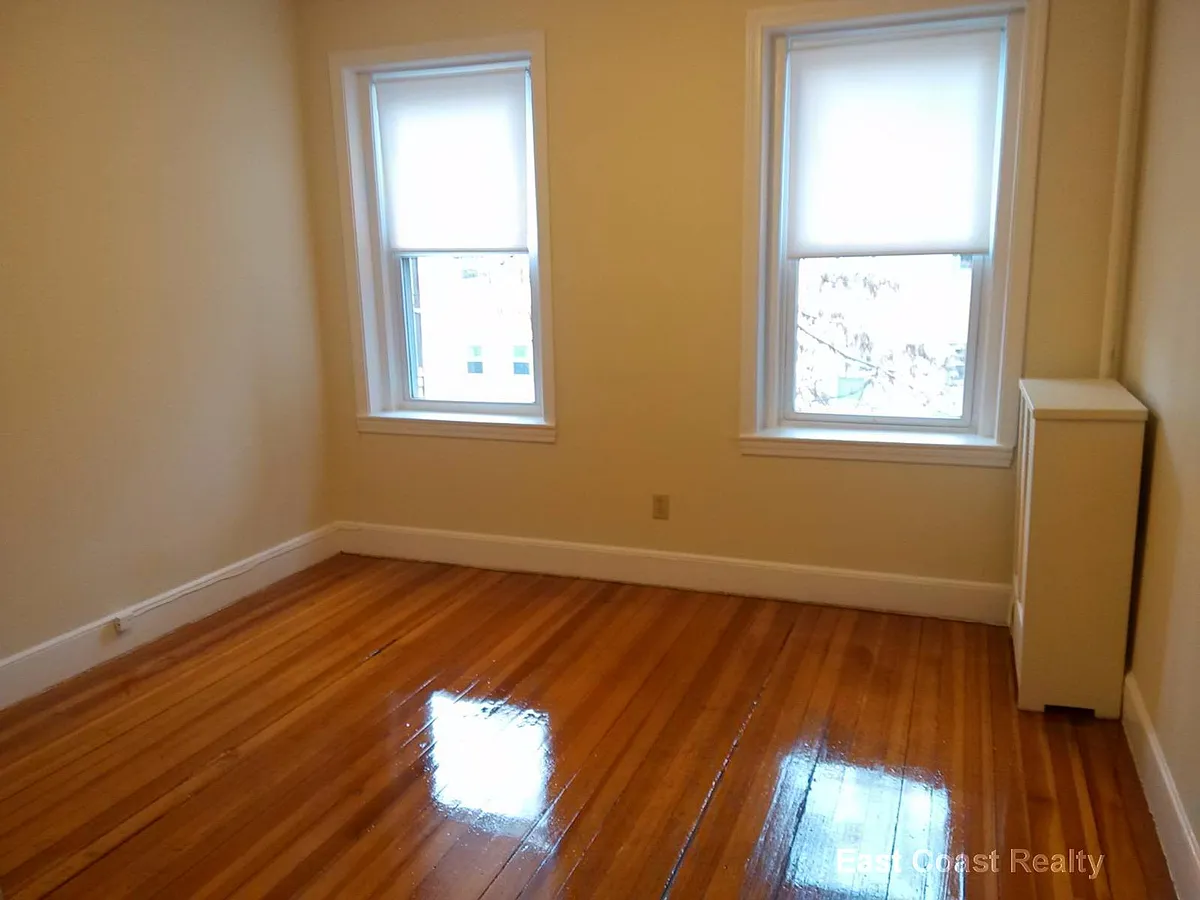 Building Photo - 1132 Commonwealth Ave #7