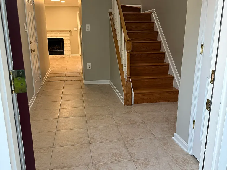 2427 Clover Field Cir — Photo 2