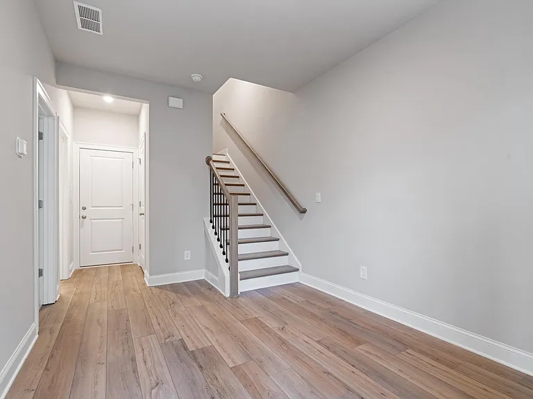 713 Mulberry Walk — Photo 2
