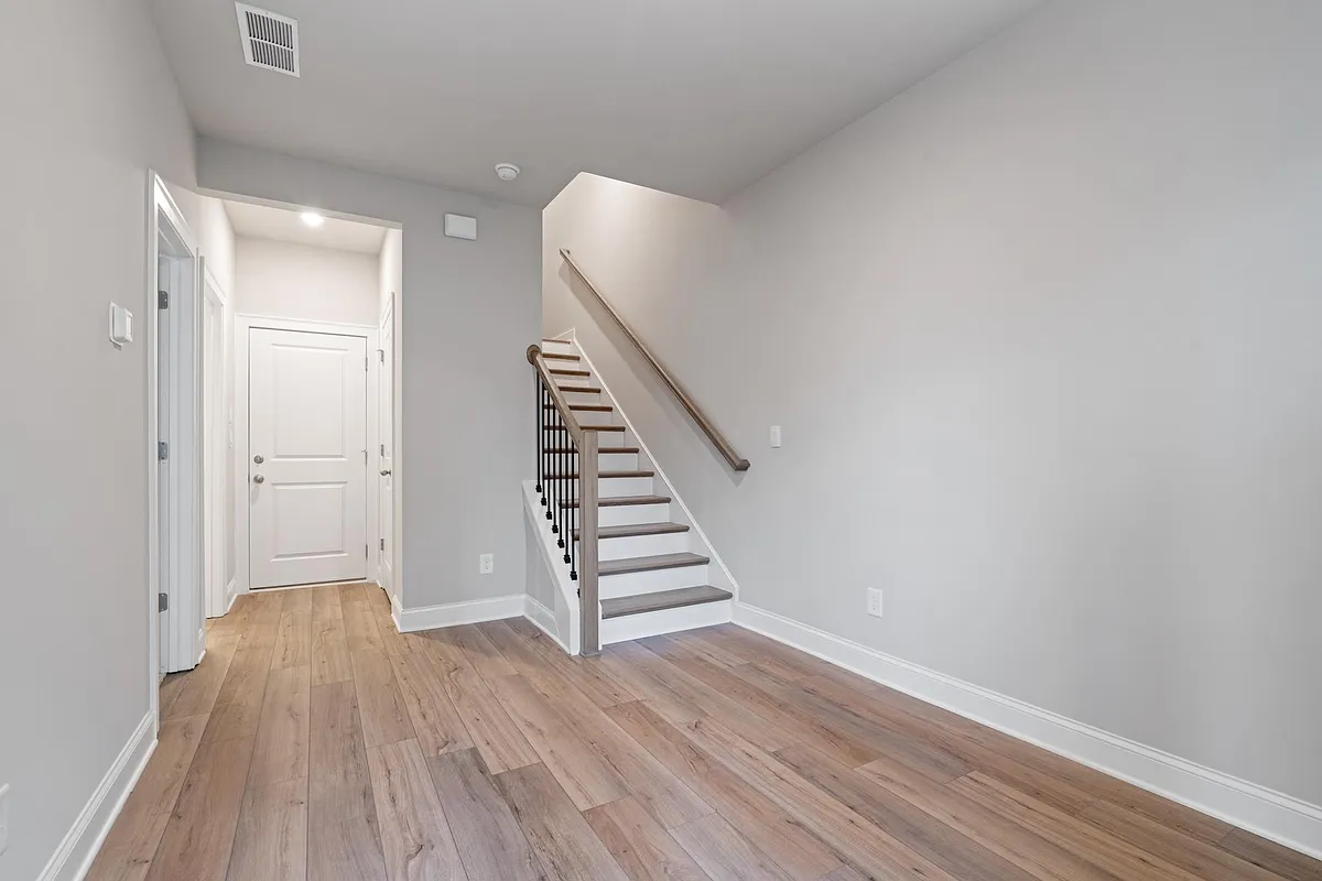 Building Photo - 713 Mulberry Walk
