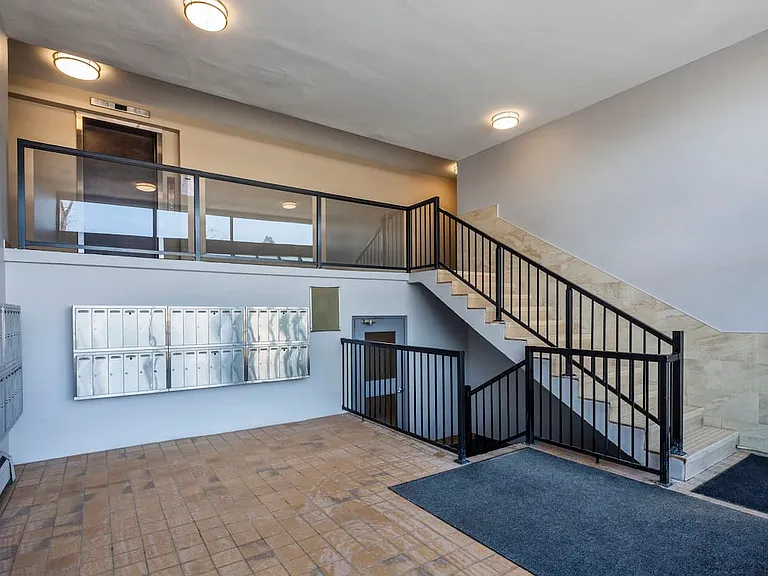 435 Grey St — Photo 9