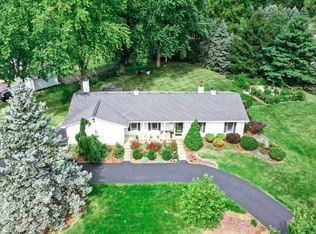 9623 N Hunters Ln, Spring Grove, IL 60081