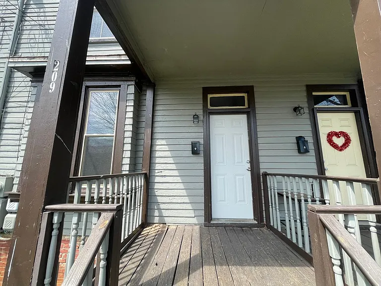 209 C St — Photo 2