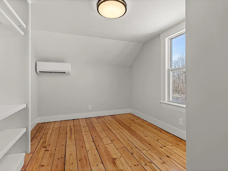 30 Meader St — Photo 16