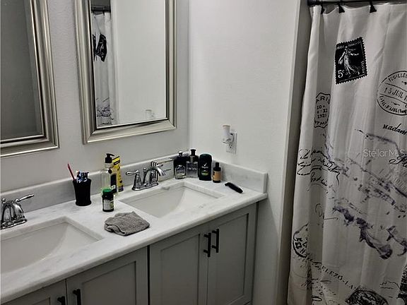 5th image of 684 Chestnut Ave