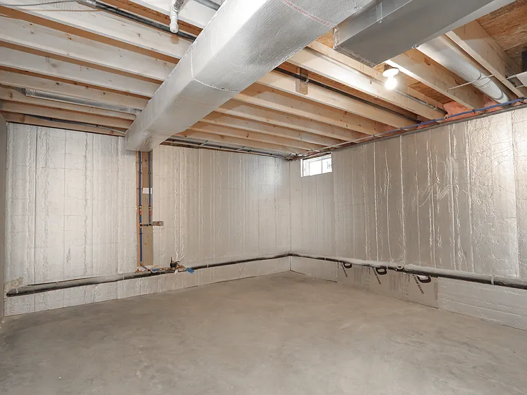 859 Carew St #857 — Photo 35