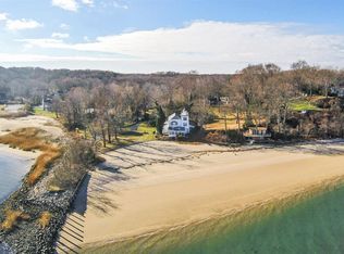 24 Mariners Ct, Centerport, NY 11721