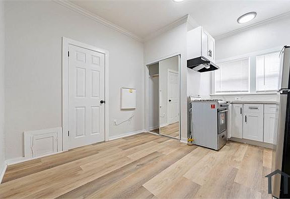 4th image of 2622 Brighton Ave APT 4