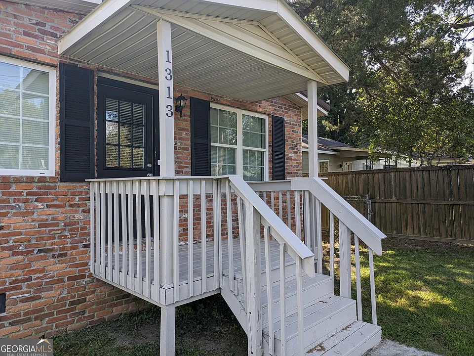 1313 Joseph Ave