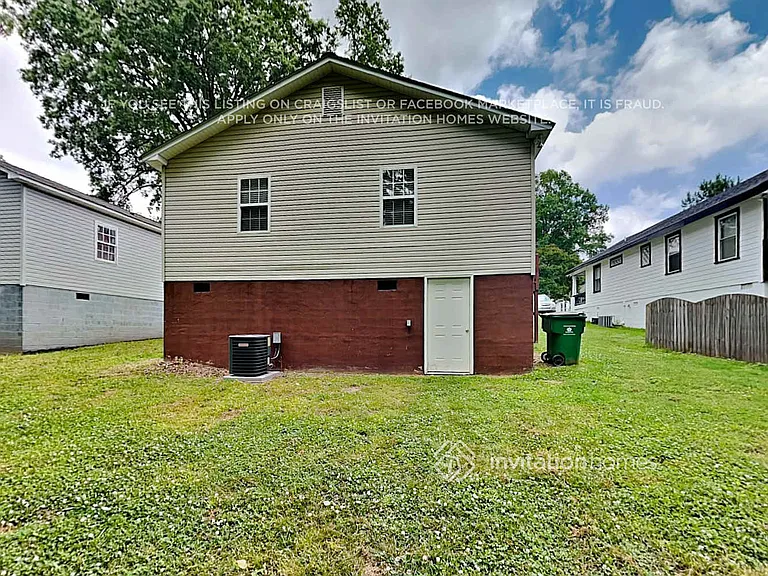 1921 Allen St — Photo 15