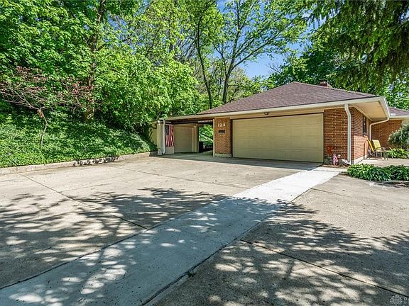 3rd image of 124 Thruston Blvd E