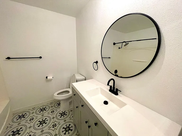 13925 Sherman Way — Photo 13