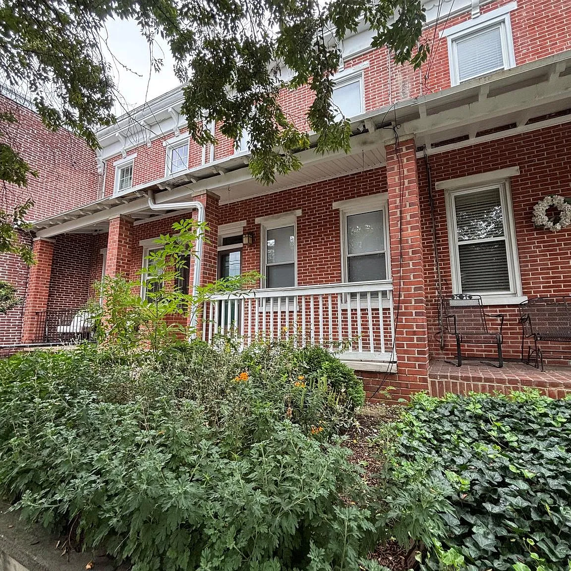 2 bed, 1075 sqft, $2,250 — Photo 1