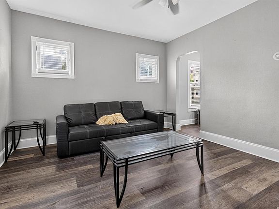 2nd image of 2867 N Fratney STREET