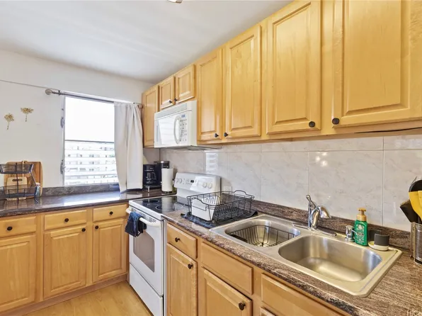 3230 Ala Ilima St APT 301, Honolulu, HI 96818