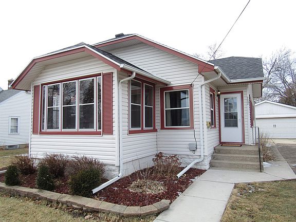 4th image of 152 S Randall Ave