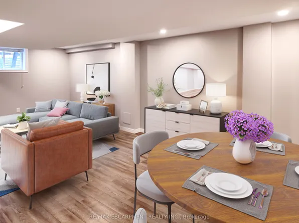 88 San Fernando Dr, Hamilton, ON L9C 2C2