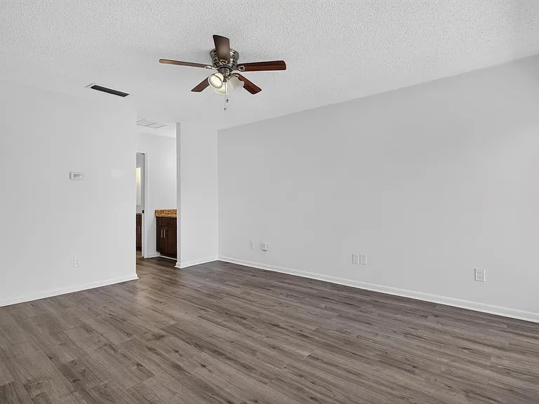 7812 Linkside Dr — Photo 13