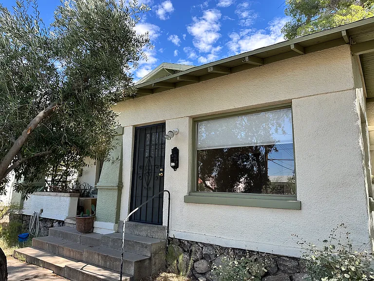 631 E Helen St — Photo 3
