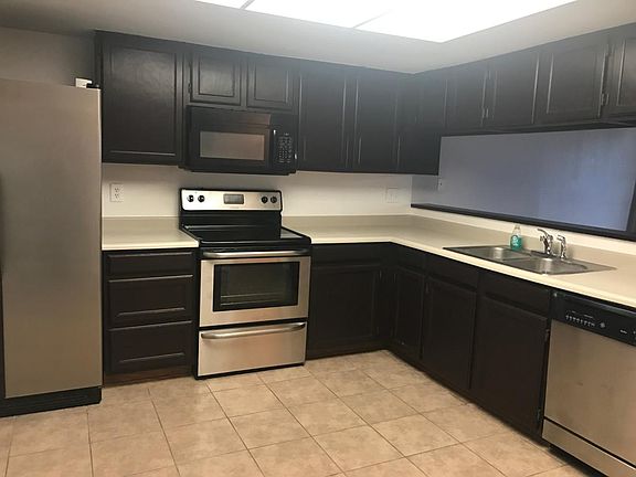 4th image of 2424 E Tracy Ln Unit 2