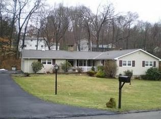 1931 Melbourne Rd, Coshocton, OH 43812