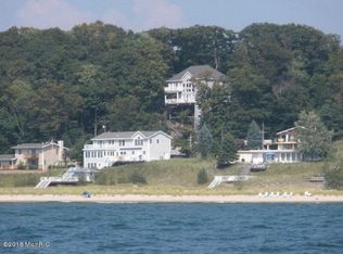 18036 N Shore Estates Rd, Spring Lake, MI 49456