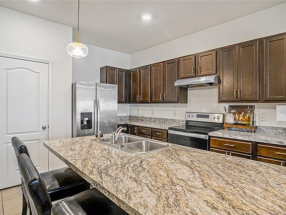 5th image of 365 FELTRIM RESERVE BOULEVARD