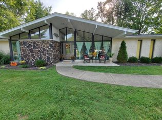 4 E Beacon Hill Rd, Fairview Heights, IL 62208