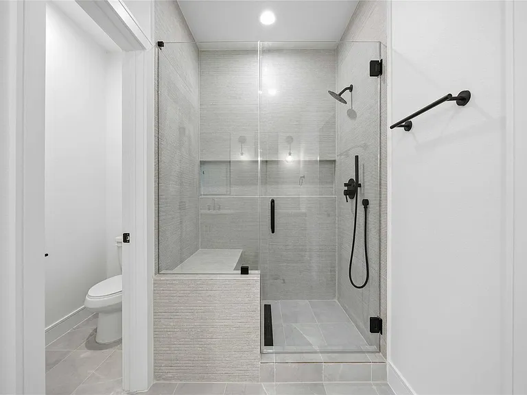 8019 Grandview St #B — Photo 23