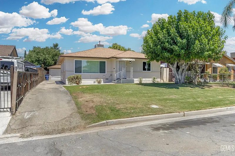 3 bed, 1278 sqft, $2,100 — Photo 1