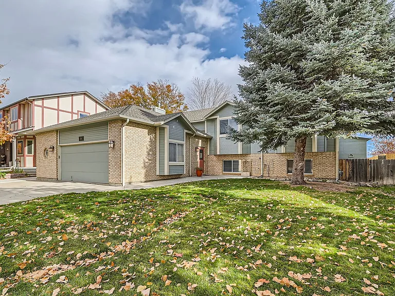 284 Dover Ct — Photo 5