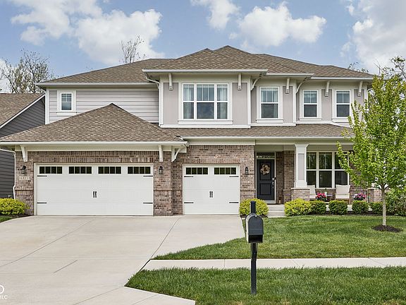 2nd image of 6021 Godello Cir