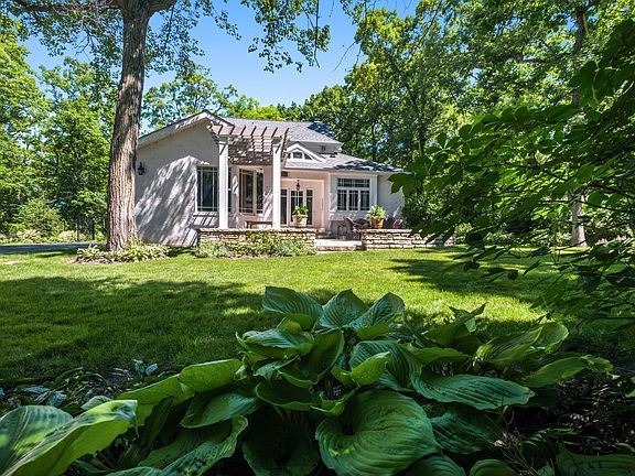 2nd image of 140 Cary Ave