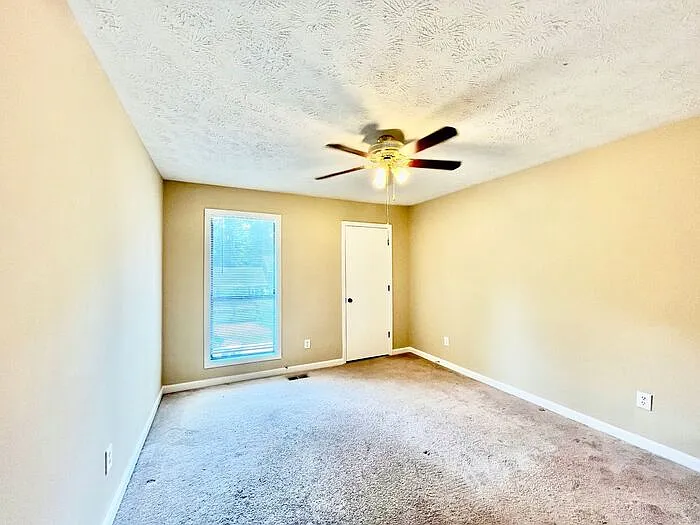 384 McKees Rock Ln — Photo 13