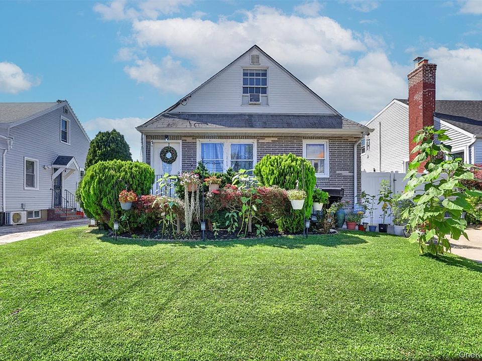 1st image of 1069 Phoebe Street