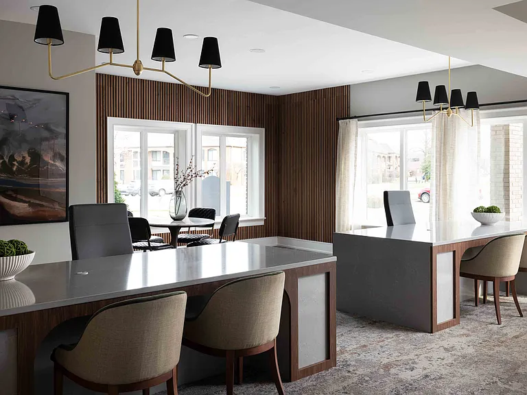 Leasing center
