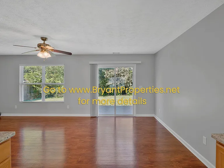 2872 Creekbend Dr — Photo 11
