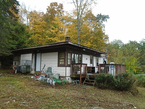 3rd image of 12 Middle Ct
