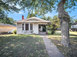 105 E Lone Star Ave, Cleburne, TX 76031