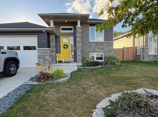 184 Lennox Ave #2, Essex, ON