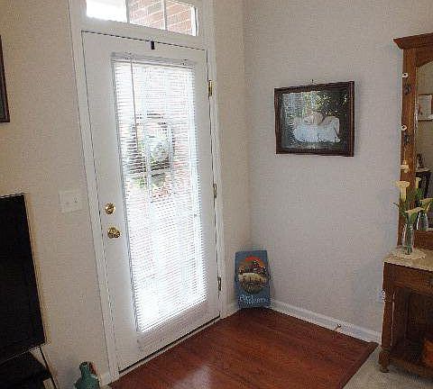 3rd image of 1117 Carriage Dr