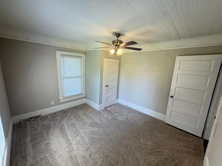 918 Laura Ave — Photo 8
