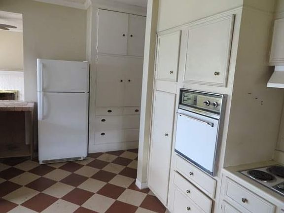 4th image of 1010 Portland Ave