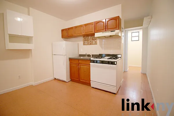 Rented by Link NY Realty | media 4