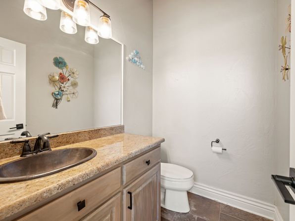 208 Highpoint Cir