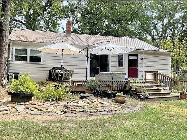 320 Barclay Rd — Photo 23