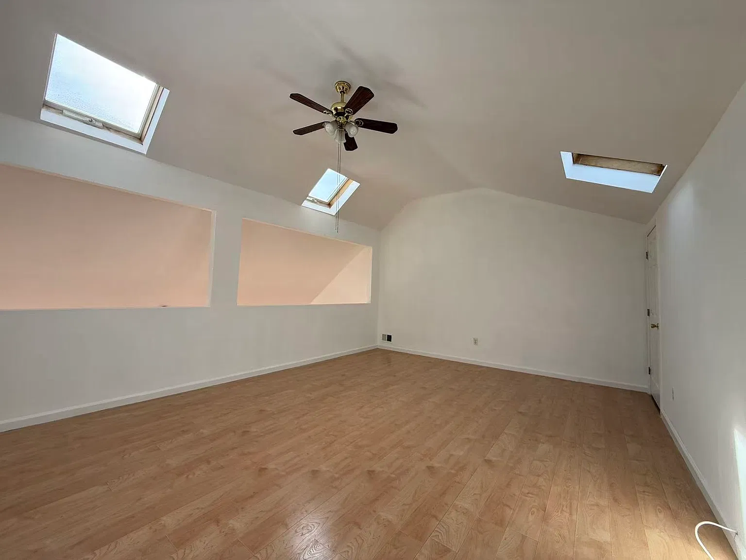 2 bed, 1114 sqft, $2,700 — Photo 3