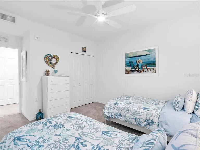 14214 Heritage Landing Blvd #817 — Photo 32