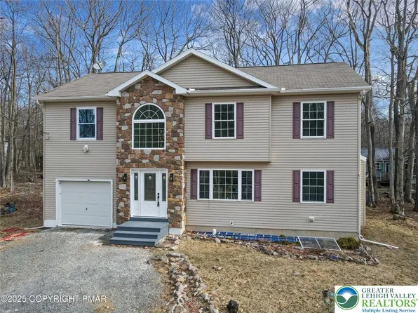 7500 Clearview Ln, Tobyhanna, PA 18466