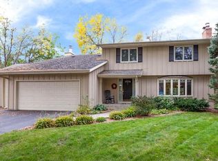 9726 Archer Ln, Eden Prairie, MN 55347